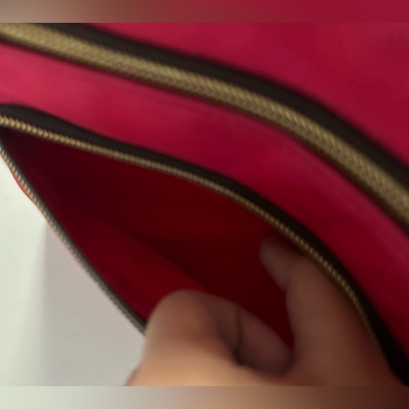 ❤️❤️Dooney & Bourke Red Canvas Crossbody -❤️❤️ - Picture 9 of 11